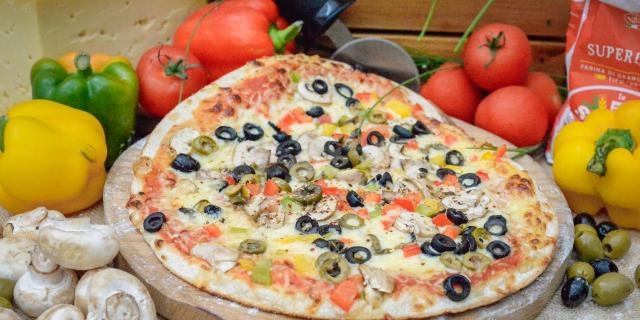 Lz Restaurant Herberg pizza.jpg