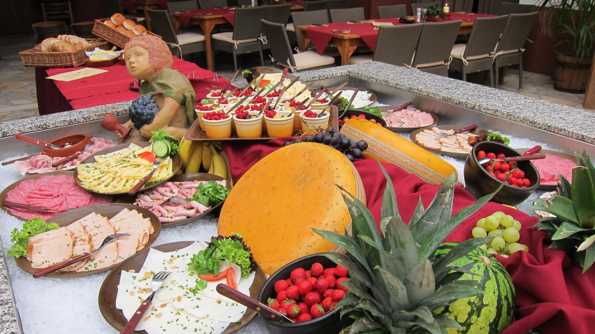 Napoleon Brunch