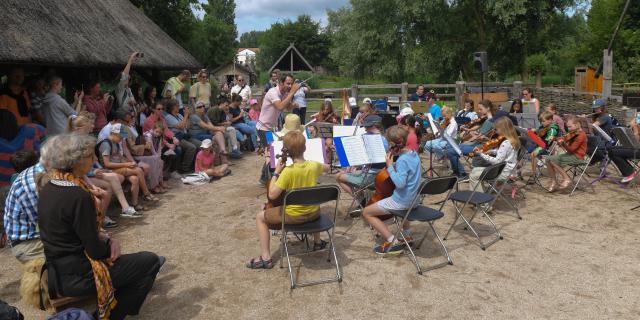 JUNIOR ORKEST-8592 in de middeleeuwen .jpg