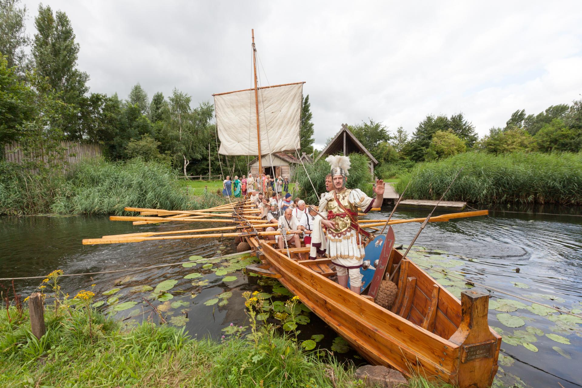 De Victoria te water in Museumpark Archeon!