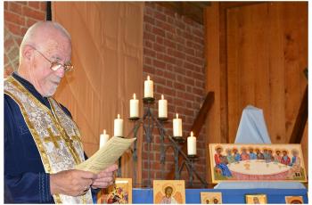 Vijftig iconen gewijd door priester Brenninkmeijer 