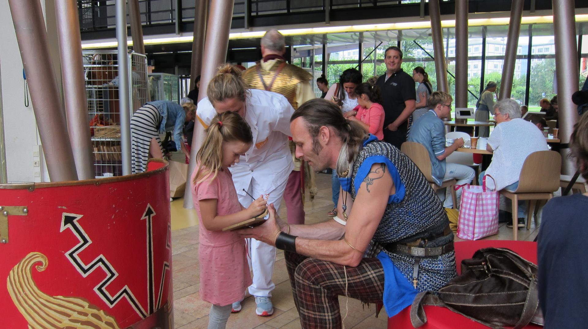 Romeinen op bezoek bij het Wilhelmina Kinderziekenhuis