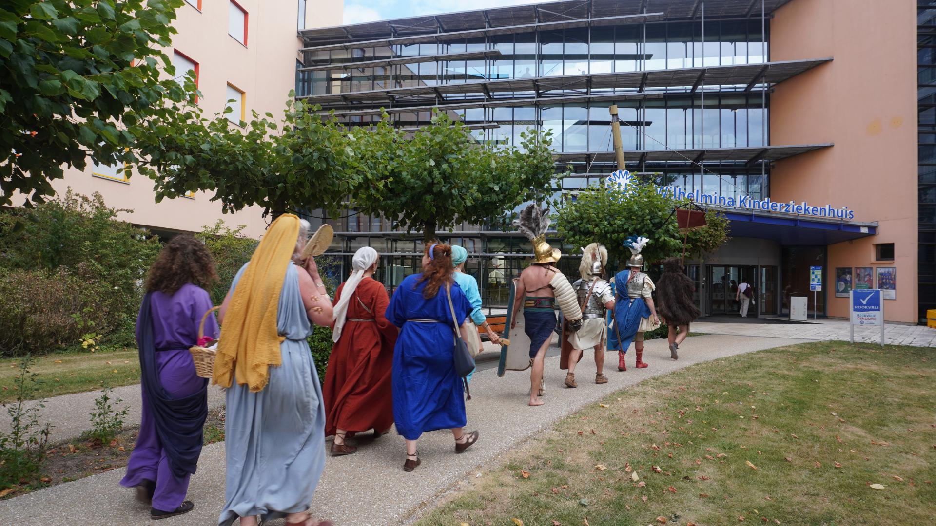 Romeinen brengen opnieuw bezoek aan Wilhelmina Kinderziekenhuis